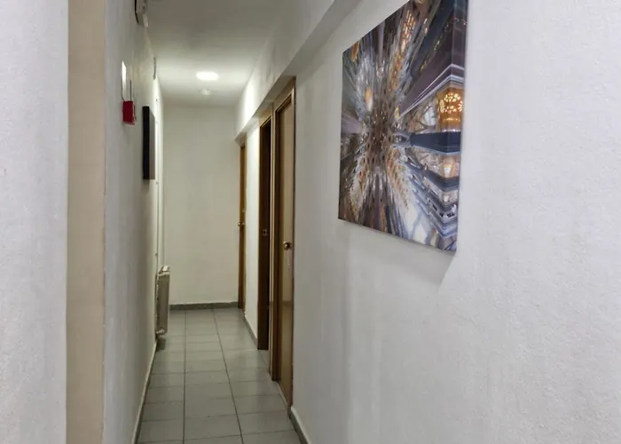 Elkano Hotel *