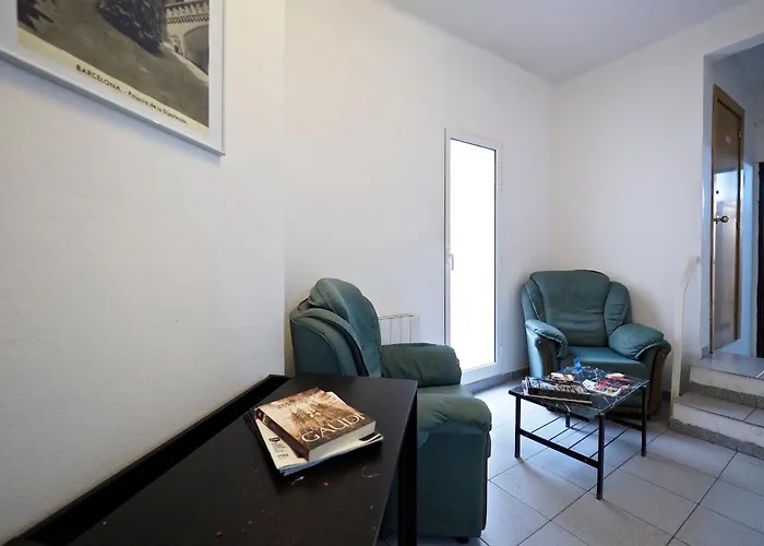 Elkano Hotel *