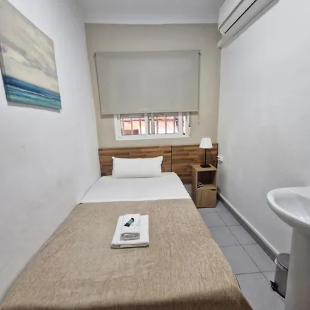 Elkano Hotel *