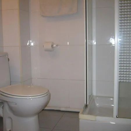 Elkano Hotel *