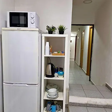 Отель Elkano *